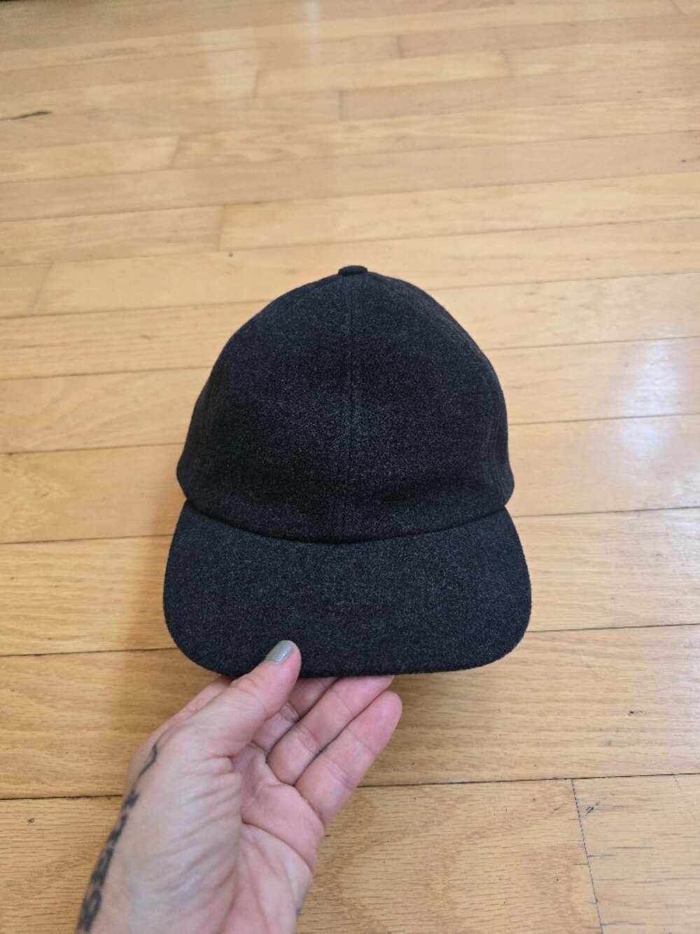 UNIQLO | Dark Gray Monochrome Adjustable Strapback Minimalist Baseball Cap